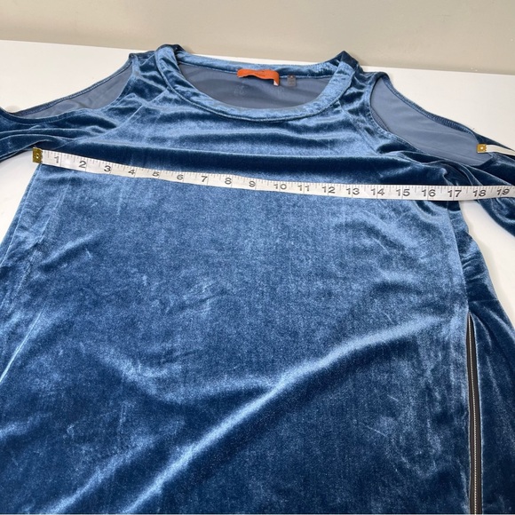 Patrizia Luca cold shoulder velvet top - Picture 5 of 11